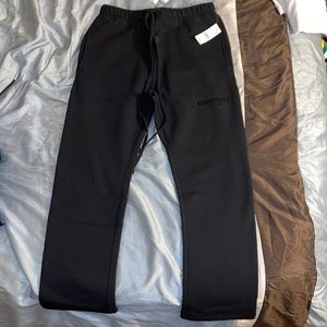 Essential men size small black sweat pants